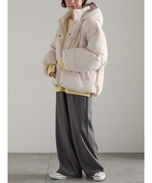 Samansa Mos2（サマンサ モスモス）の「【ZOZO限定】スタンドフードフェイクダウン（ブルゾン・レディース・ブラック/キナリ・F）」の7枚目の写真