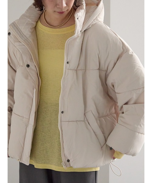 Samansa Mos2（サマンサ モスモス）の「【ZOZO限定】スタンドフードフェイクダウン（ブルゾン・レディース・ブラック/キナリ・F）」の4枚目の写真