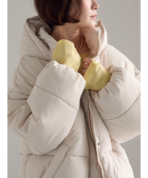 Samansa Mos2（サマンサ モスモス）の「【ZOZO限定】スタンドフードフェイクダウン（ブルゾン・レディース・ブラック/キナリ・F）」の3枚目の写真