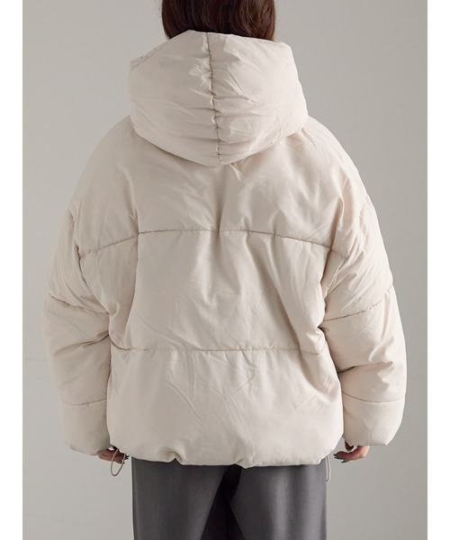 Samansa Mos2（サマンサ モスモス）の「【ZOZO限定】スタンドフードフェイクダウン（ブルゾン・レディース・ブラック/キナリ・F）」の12枚目の写真