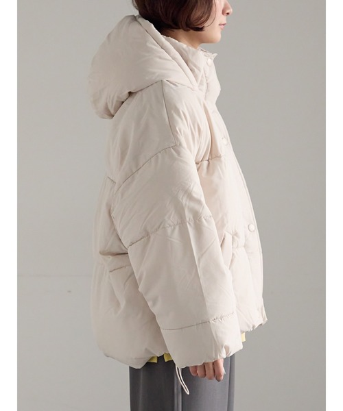 Samansa Mos2（サマンサ モスモス）の「【ZOZO限定】スタンドフードフェイクダウン（ブルゾン・レディース・ブラック/キナリ・F）」の13枚目の写真