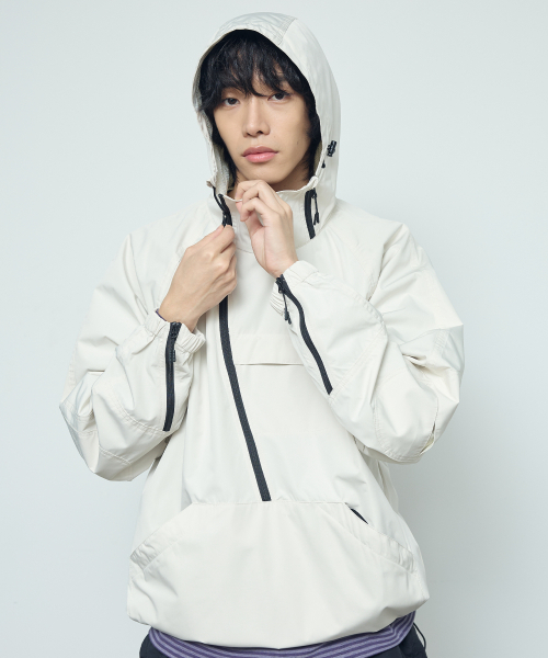 BALLUTE(バリュート)の「Hi-PORA CURVED ZIP WIND BREAKER ANORAK (IVORY)(ナイロンジャケット・メンズ・その他・MEDIUM/LARGE)」の1枚目の写真