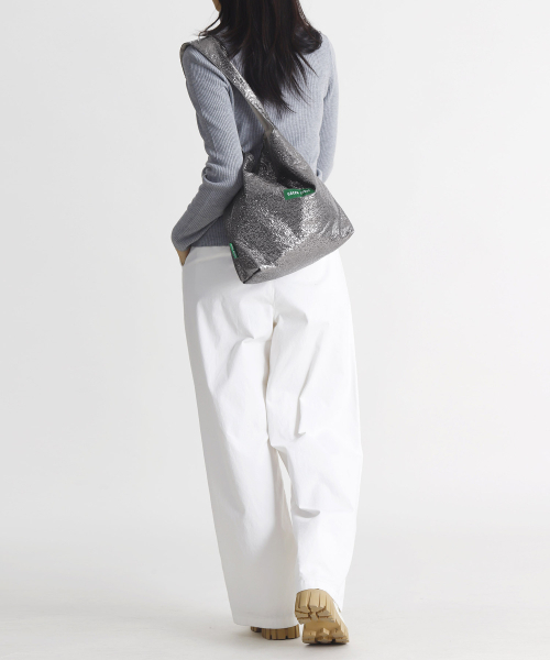 GREEN STUFF（グリーンスタッフ）の「seem full bag 62 - glitter texture titanium silver（ショルダーバッグ・レディース・その他・FREE）」の7枚目の写真