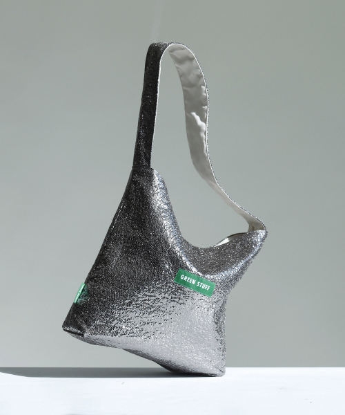 GREEN STUFF（グリーンスタッフ）の「seem full bag 62 - glitter texture titanium silver（ショルダーバッグ・レディース・その他・FREE）」の8枚目の写真