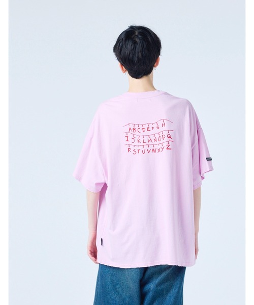 Little sunny bite(リトルサニーバイト)の「【Little sunny bite】stranger things x little sunny bite graphic big tee(Tシャツ/カットソー・レディース・ホワイト/ブラック/ピンク・MEDIUM/SMALL)」の14枚目の写真