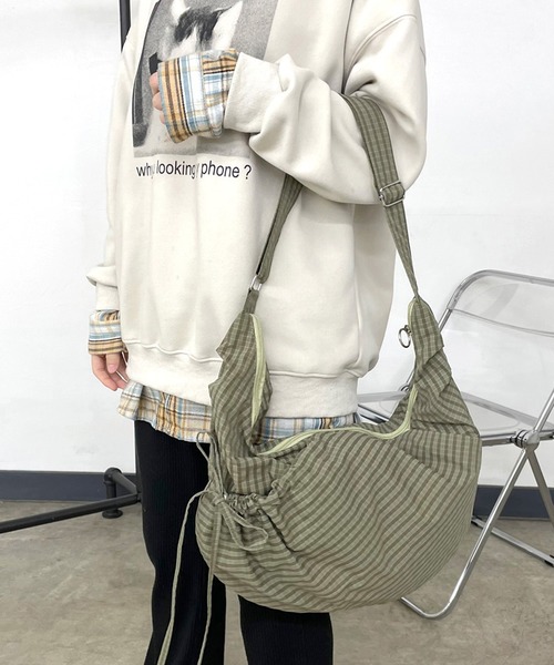 CRB（シーアールビー）の「ドロストチェック柄ショルダーバッグ（ショルダーバッグ・レディース・グレー/ブラック/グリーン・F）」の3枚目の写真