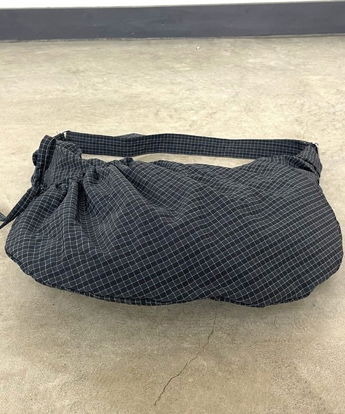 CRB（シーアールビー）の「ドロストチェック柄ショルダーバッグ（ショルダーバッグ・レディース・グレー/ブラック/グリーン・F）」の22枚目の写真