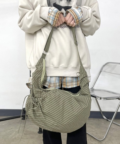 CRB（シーアールビー）の「ドロストチェック柄ショルダーバッグ（ショルダーバッグ・レディース・グレー/ブラック/グリーン・F）」の9枚目の写真