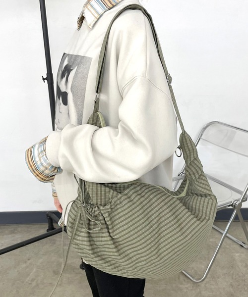 CRB（シーアールビー）の「ドロストチェック柄ショルダーバッグ（ショルダーバッグ・レディース・グレー/ブラック/グリーン・F）」の10枚目の写真