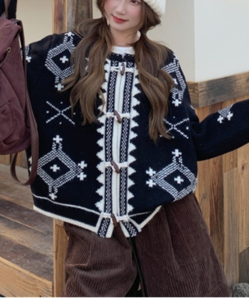 Vipoa(ヴィポア)の「vintage button cardigan(ニット/セーター・レディース・ホワイト/ブラック・FREE)」の7枚目の写真