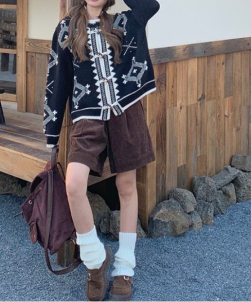 Vipoa(ヴィポア)の「vintage button cardigan(ニット/セーター・レディース・ホワイト/ブラック・FREE)」の10枚目の写真