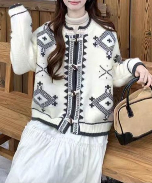 Vipoa(ヴィポア)の「vintage button cardigan(ニット/セーター・レディース・ホワイト/ブラック・FREE)」の15枚目の写真
