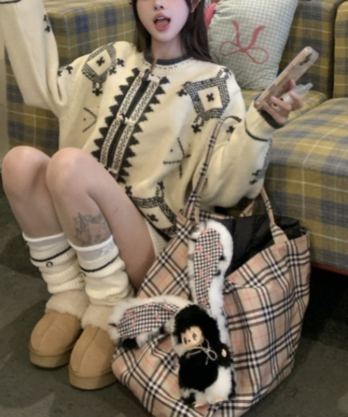 Vipoa(ヴィポア)の「vintage button cardigan(ニット/セーター・レディース・ホワイト/ブラック・FREE)」の20枚目の写真