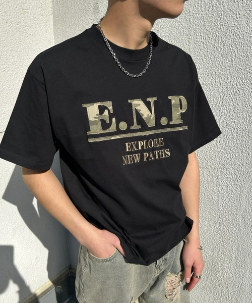 B.R.U(ブル)の「迷彩柄アップリケ刺繍Tシャツ(Tシャツ/カットソー・メンズ・ホワイト/ブラック・FREE)」の6枚目の写真