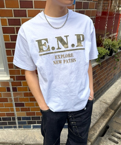 B.R.U(ブル)の「迷彩柄アップリケ刺繍Tシャツ(Tシャツ/カットソー・メンズ・ホワイト/ブラック・FREE)」の4枚目の写真