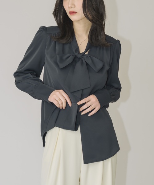 NEUNA（ヌナ）の「フロントタイブラウス（シャツ/ブラウス・レディース・ワインレッド/アイボリー/ネイビー・FREE）」の2枚目の写真