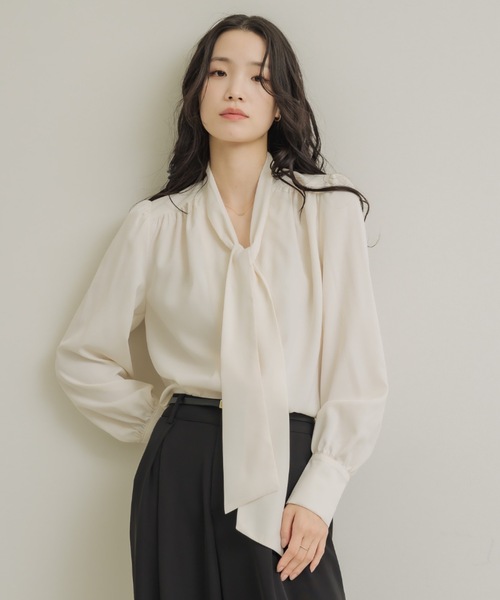 NEUNA（ヌナ）の「フロントタイブラウス（シャツ/ブラウス・レディース・ワインレッド/アイボリー/ネイビー・FREE）」の7枚目の写真