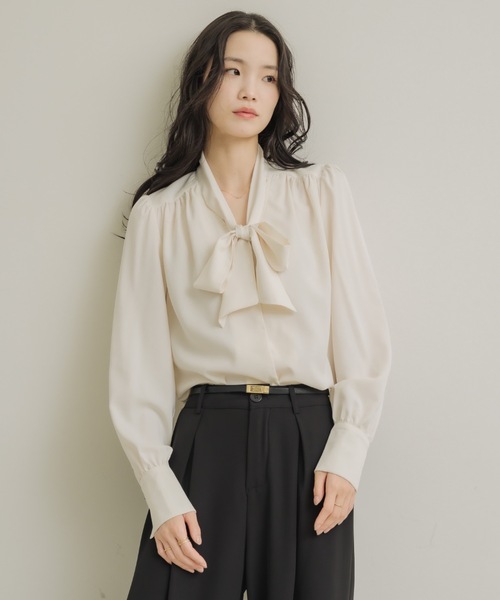 NEUNA（ヌナ）の「フロントタイブラウス（シャツ/ブラウス・レディース・ワインレッド/アイボリー/ネイビー・FREE）」の8枚目の写真