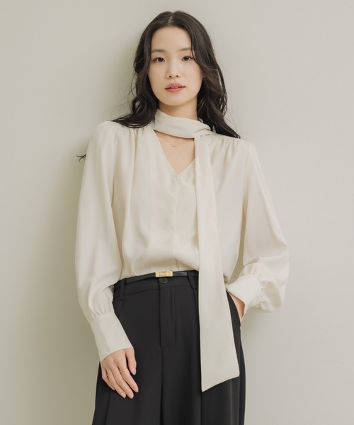 NEUNA（ヌナ）の「フロントタイブラウス（シャツ/ブラウス・レディース・ワインレッド/アイボリー/ネイビー・FREE）」の10枚目の写真