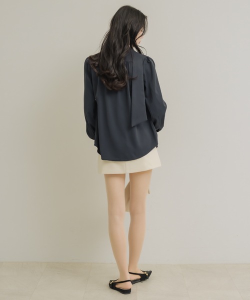 NEUNA（ヌナ）の「フロントタイブラウス（シャツ/ブラウス・レディース・ワインレッド/アイボリー/ネイビー・FREE）」の19枚目の写真