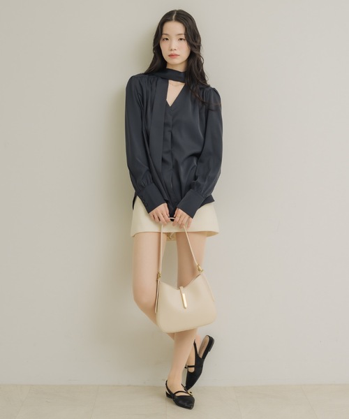 NEUNA（ヌナ）の「フロントタイブラウス（シャツ/ブラウス・レディース・ワインレッド/アイボリー/ネイビー・FREE）」の20枚目の写真