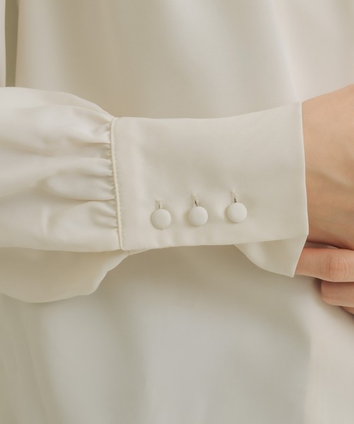 NEUNA（ヌナ）の「フロントタイブラウス（シャツ/ブラウス・レディース・ワインレッド/アイボリー/ネイビー・FREE）」の13枚目の写真