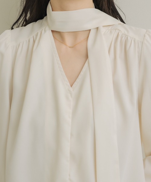 NEUNA（ヌナ）の「フロントタイブラウス（シャツ/ブラウス・レディース・ワインレッド/アイボリー/ネイビー・FREE）」の18枚目の写真