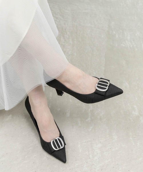 RANDA（ランダ）の「ビジューパーツポインテッドトゥパンプス（パンプス・レディース・ベージュ/アイボリー/ブラック・24/24.5/22.5/23/23.5/22/25.5/25）」の3枚目の写真