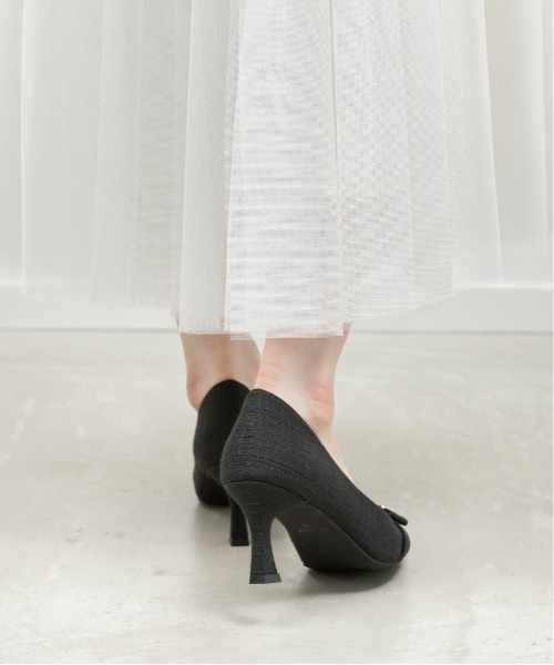 RANDA（ランダ）の「ビジューパーツポインテッドトゥパンプス（パンプス・レディース・ベージュ/アイボリー/ブラック・24/24.5/22.5/23/23.5/22/25.5/25）」の16枚目の写真