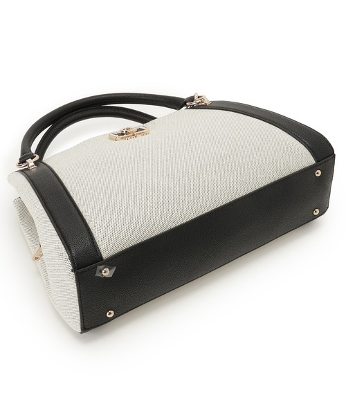 Guess(ゲス)の「KARNILLA Girlfriend Satchel ハンドバッグ(ハンドバッグ・レディース・ブラック/キャメル・ONE SIZE)」の15枚目の写真