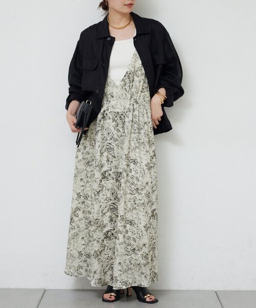 GALLARDAGALANTE（ガリャルダガランテ）の「ボタニカルサテンディープVキャミワンピース（ワンピース・レディース・ブラウン/オフホワイト・FREE）」の3枚目の写真