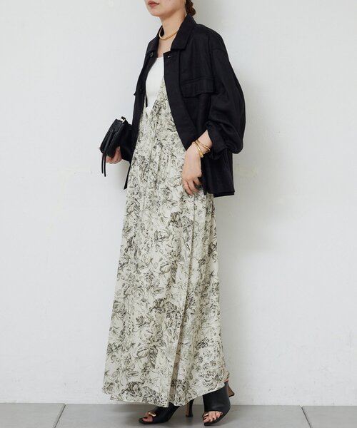 GALLARDAGALANTE（ガリャルダガランテ）の「ボタニカルサテンディープVキャミワンピース（ワンピース・レディース・ブラウン/オフホワイト・FREE）」の4枚目の写真