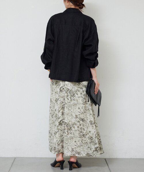 GALLARDAGALANTE（ガリャルダガランテ）の「ボタニカルサテンディープVキャミワンピース（ワンピース・レディース・ブラウン/オフホワイト・FREE）」の5枚目の写真