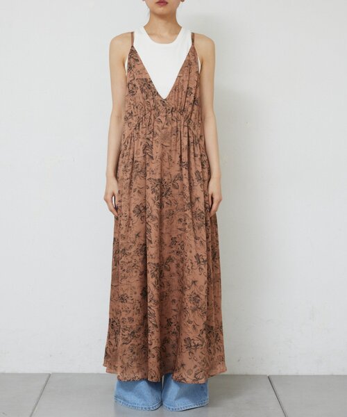 GALLARDAGALANTE（ガリャルダガランテ）の「ボタニカルサテンディープVキャミワンピース（ワンピース・レディース・ブラウン/オフホワイト・FREE）」の11枚目の写真