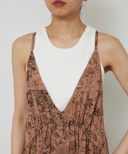 GALLARDAGALANTE（ガリャルダガランテ）の「ボタニカルサテンディープVキャミワンピース（ワンピース・レディース・ブラウン/オフホワイト・FREE）」の14枚目の写真