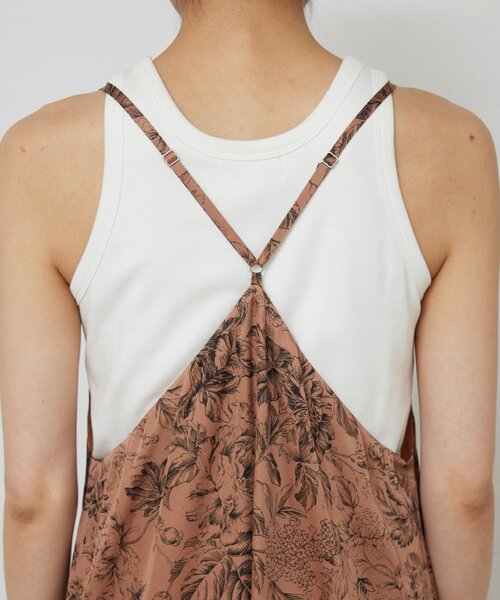 GALLARDAGALANTE（ガリャルダガランテ）の「ボタニカルサテンディープVキャミワンピース（ワンピース・レディース・ブラウン/オフホワイト・FREE）」の15枚目の写真