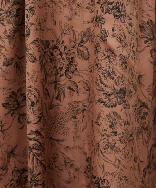 GALLARDAGALANTE（ガリャルダガランテ）の「ボタニカルサテンディープVキャミワンピース（ワンピース・レディース・ブラウン/オフホワイト・FREE）」の19枚目の写真