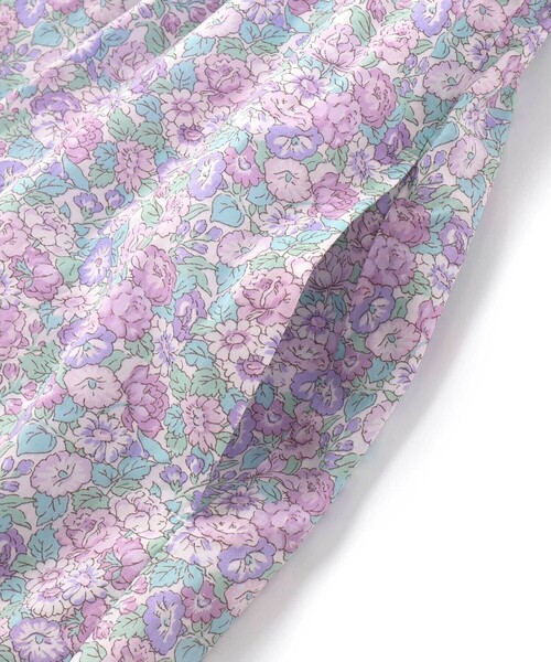 Tartine et Chocolat（タルティーヌエショコラ）の「【日本製】【お揃い】リバティ(leontyne dream)プリントタナローン花柄スモッキングワンピース（ワンピース・キッズ・ブルー系その他/パープル系その他・130cm/110cm/120cm）」の9枚目の写真