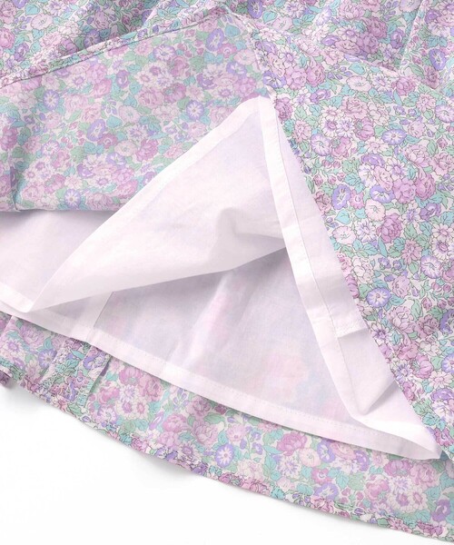 Tartine et Chocolat（タルティーヌエショコラ）の「【日本製】【お揃い】リバティ(leontyne dream)プリントタナローン花柄スモッキングワンピース（ワンピース・キッズ・ブルー系その他/パープル系その他・130cm/110cm/120cm）」の12枚目の写真