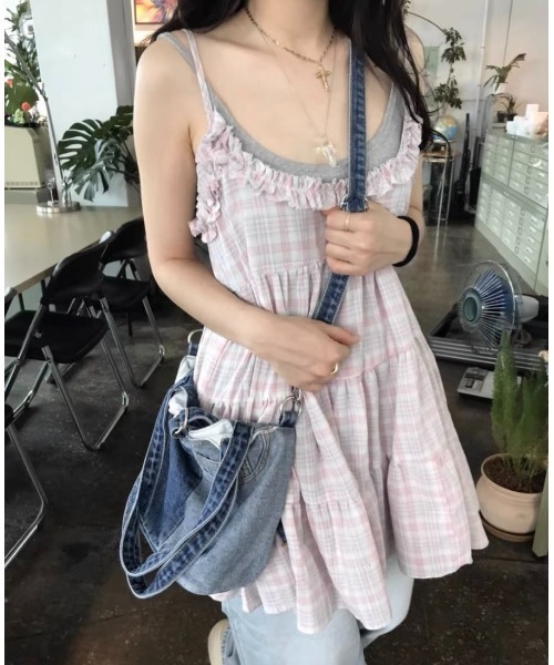 LADY LIKE(レディライク)の「フリル付きパステルチェック柄キャミワンピース(ワンピース・レディース・ピンク/イエロー・M)」の6枚目の写真