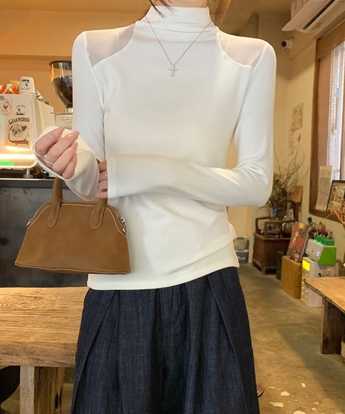 2ly2(トゥーリートゥー)の「シアー切替ハイネックトップス(Tシャツ/カットソー・レディース・ホワイト/ブラック/グレー・FREE)」の4枚目の写真