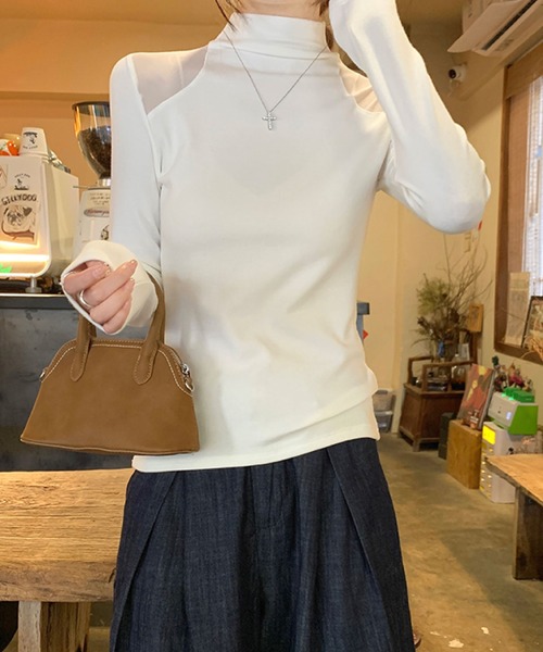 2ly2(トゥーリートゥー)の「シアー切替ハイネックトップス(Tシャツ/カットソー・レディース・ホワイト/ブラック/グレー・FREE)」の5枚目の写真