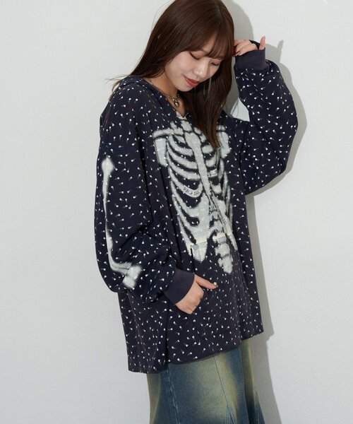 RePRODUCTION LABEL（リプロダクションレーベル）の「【RePRODUCTION LABEL / リプロダクションレーベル】スキッパーフェードフラワーサーマル（Tシャツ/カットソー・レディース・ネイビー/グレー・FREE）」の10枚目の写真