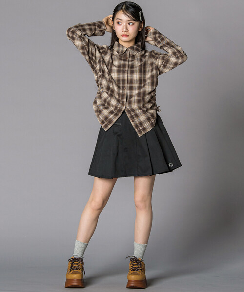 ZIDDY（ジディ）の「レザーポケット プリーツスカパン(130~160cm)（スカート・キッズ・ベージュ/ブラック・150cm/140cm/130cm/FREE）」の6枚目の写真