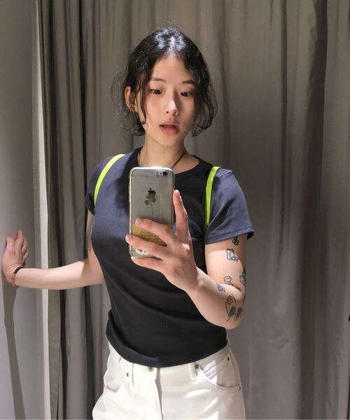 PARTIMENTO WOMEN(パルティメントウィメン)の「PWC リブド エブリデイ ショートスリーブT_12カラー(Tシャツ/カットソー・レディース・グリーン系その他/チャコール/バーガンディー/ピンク/パープル/ホワイト/ライトグレー/サンドベージュ/ブラック/ミント/ブルー/イエロー・SMALL/MEDIUM/LARGE)」の21枚目の写真
