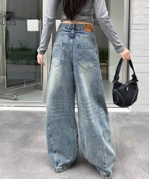 LAC-VERT(ラック・ヴェール)の「ワイドレッグカーブデニムパンツ(デニムパンツ・レディース・ブルー・LARGE/MEDIUM)」の5枚目の写真