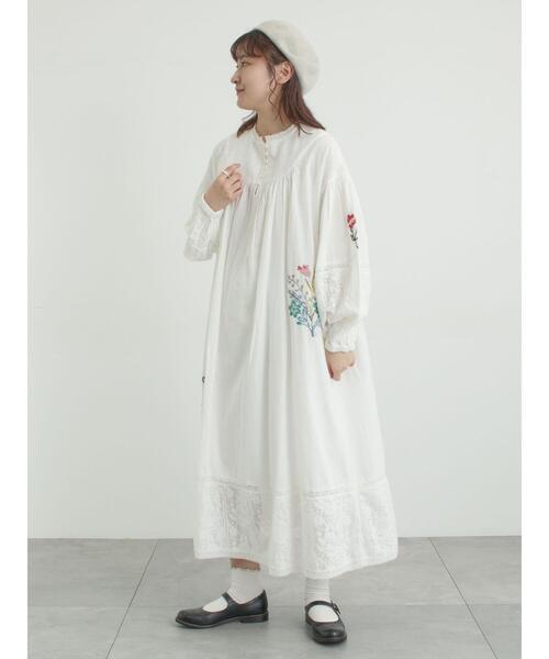 TSUHARU by Samansa Mos2(ツハルバイサマンサモスモス)の「【WEB限定 Sサイズ】ランダム刺繍レース切替ワンピース(ワンピース・レディース・オフホワイト/チャコールグレー/ミント・S/M)」の1枚目の写真