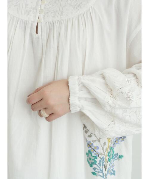 TSUHARU by Samansa Mos2(ツハルバイサマンサモスモス)の「【WEB限定 Sサイズ】ランダム刺繍レース切替ワンピース(ワンピース・レディース・オフホワイト/チャコールグレー/ミント・S/M)」の6枚目の写真