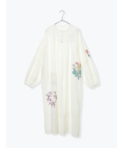 TSUHARU by Samansa Mos2(ツハルバイサマンサモスモス)の「【WEB限定 Sサイズ】ランダム刺繍レース切替ワンピース(ワンピース・レディース・オフホワイト/チャコールグレー/ミント・S/M)」の13枚目の写真