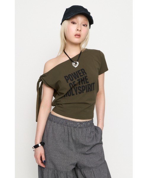 LAGUA GEM(ラグアジェム)の「SHOULDER RIBBON PRINT トップス(Tシャツ/カットソー・レディース・カーキ/ブラック/アイボリー・FREE)」の12枚目の写真